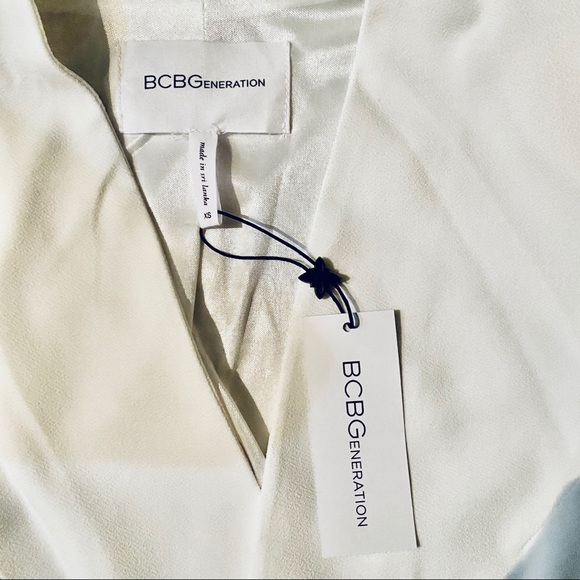 BCBG white Blazer - Picture 4 of 4